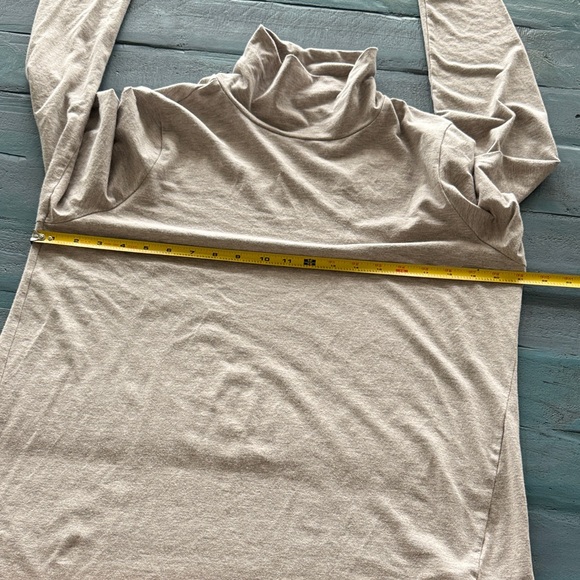 J. Jill EUC Supima Luxe Turtlneck Tunic in Oatmeal, Size Large - Picture 5 of 5